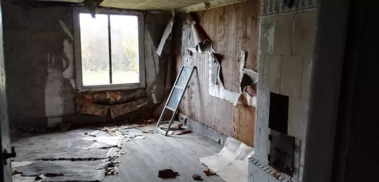 Why Selling a Distressed House Through Traditional Methods Fails in Dallas